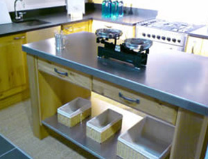 Fabrication et pose de plan de travail en inox en Bretagne